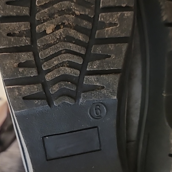 Boots - Picture 3 of 3